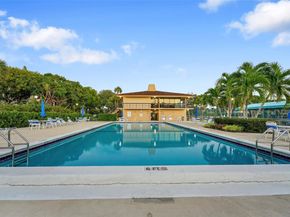 5340 NW 2nd Ave PH26, Boca Raton FL 33487