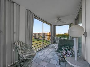 5340 NW 2nd Ave PH26, Boca Raton FL 33487