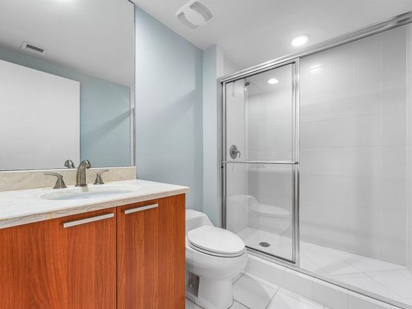 2650 Lake Shore Drive 1503, Riviera Beach FL 33404