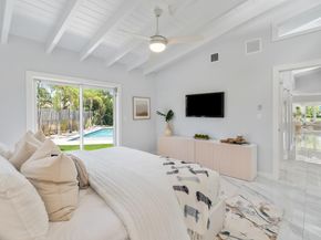 3021 NE 23rd Ave, Lighthouse Point FL 33064