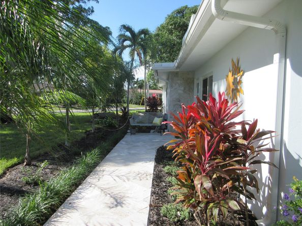 3021 NE 23rd Ave, Lighthouse Point FL 33064