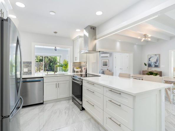 3021 NE 23rd Ave, Lighthouse Point FL 33064