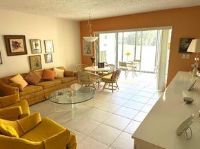 8305 Casa Del Lago E, Boca Raton FL 33433