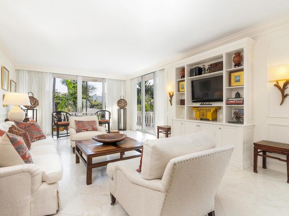 429 Australian Avenue 110, Palm Beach FL 33480