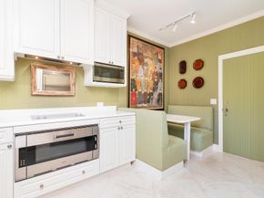 429 Australian Avenue 110, Palm Beach FL 33480