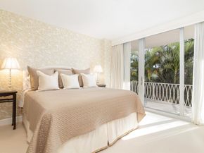 429 Australian Avenue 110, Palm Beach FL 33480