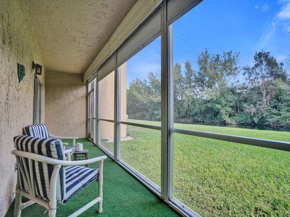 140 Lake Meryl Drive 140, West Palm Beach FL 33411