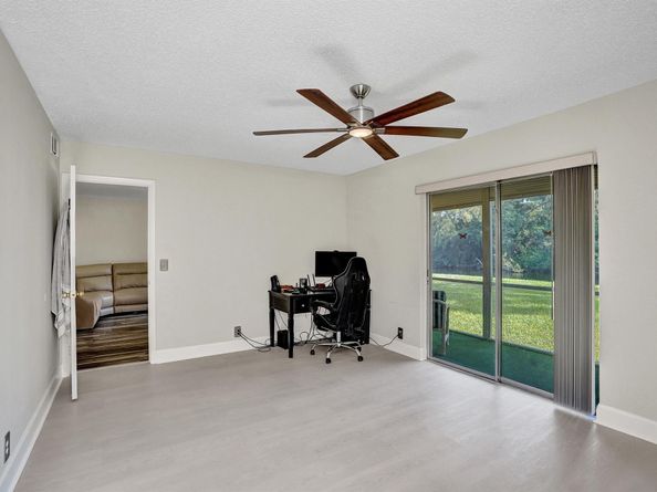 140 Lake Meryl Drive 140, West Palm Beach FL 33411