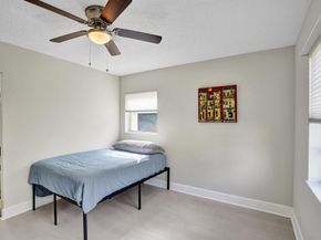 140 Lake Meryl Drive 140, West Palm Beach FL 33411