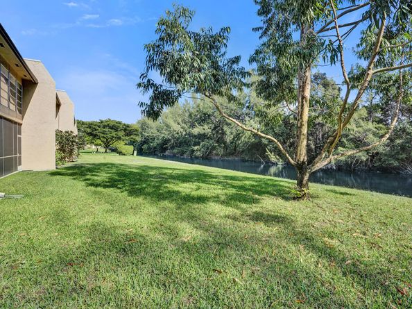 140 Lake Meryl Drive 140, West Palm Beach FL 33411