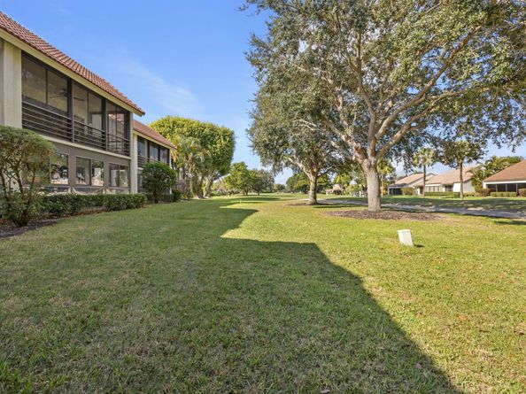 5659 Fairway Park Drive 203, Boynton Beach FL 33437