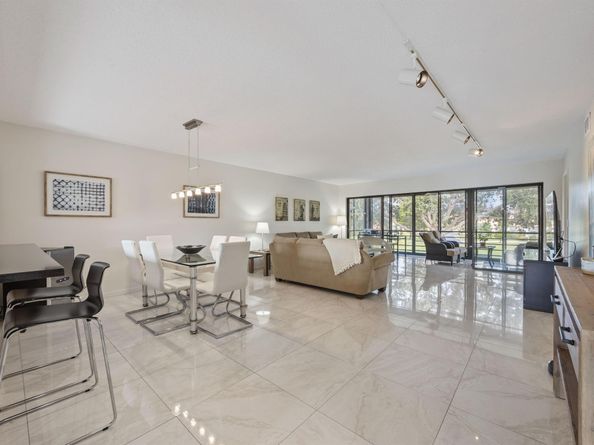 5659 Fairway Park Drive 203, Boynton Beach FL 33437