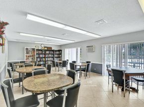 7390 NW 1st St 104, Margate FL 33063