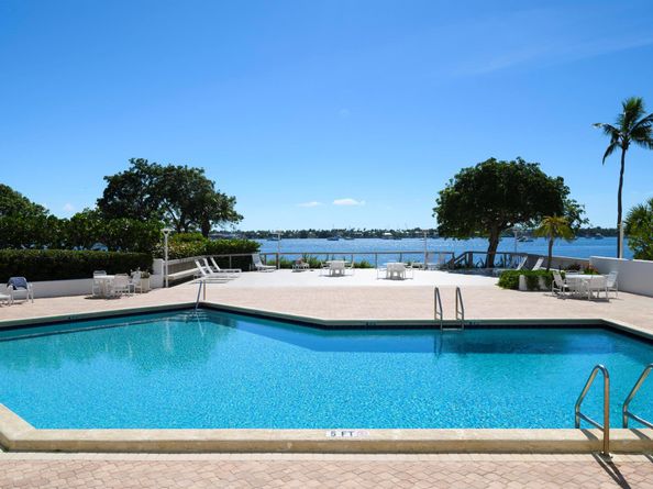 5600 N Flagler Drive 1906, West Palm Beach FL 33407