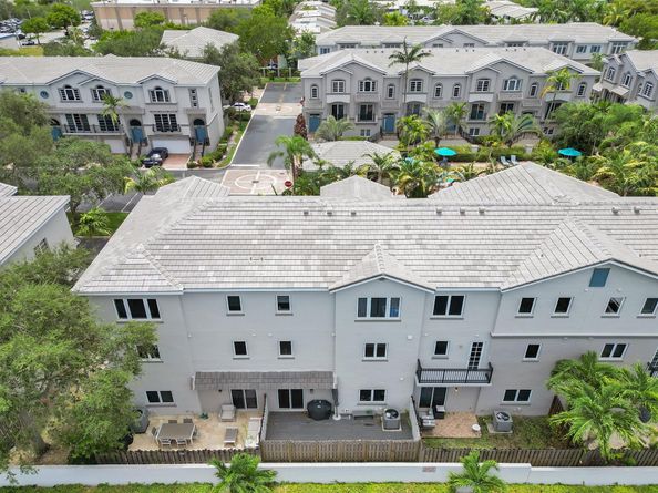 1861 Coral Heights Blvd 502, Oakland Park FL 33308