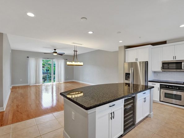 1861 Coral Heights Blvd 502, Oakland Park FL 33308