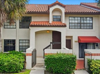208 Lincoln Ct