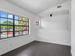 208 Lincoln Ct 208, Deerfield Beach FL 33442