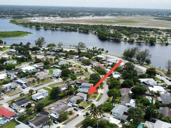 1424 Crest Drive, Lake Worth FL 33461