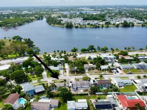 1424 Crest Drive, Lake Worth FL 33461