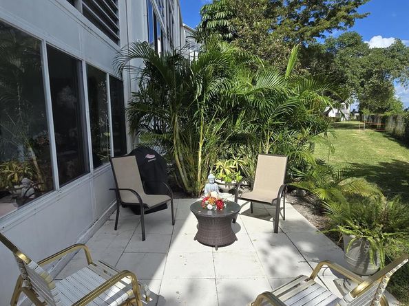 114 Greenbrier C, West Palm Beach FL 33417