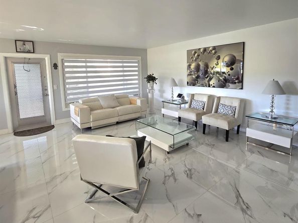 114 Greenbrier C, West Palm Beach FL 33417