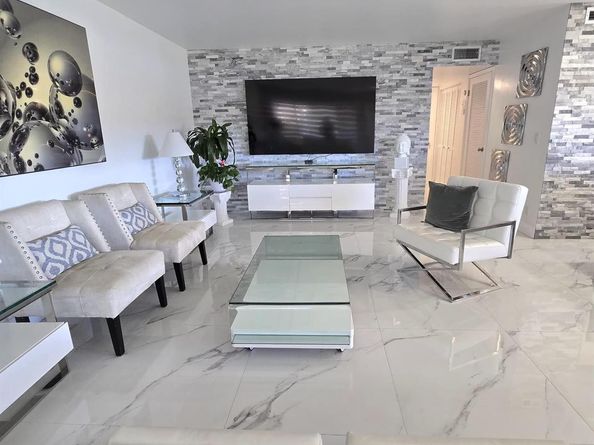 114 Greenbrier C, West Palm Beach FL 33417