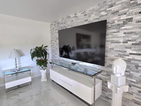 114 Greenbrier C, West Palm Beach FL 33417