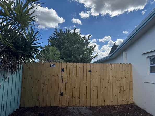 3370 SW 15th Ct, Fort Lauderdale FL 33312