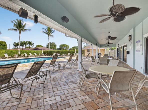 9800 Tabebuia Tree Drive A, Boynton Beach FL 33436