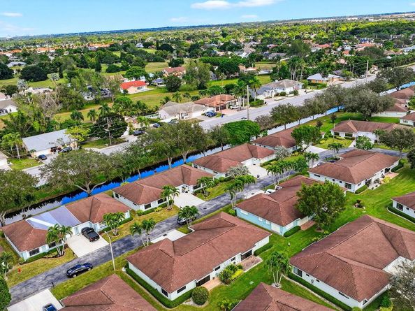 9800 Tabebuia Tree Drive A, Boynton Beach FL 33436