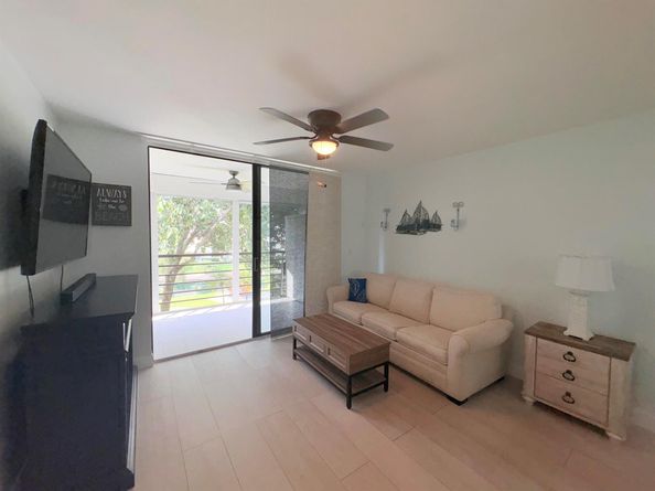 3138 Via Poinciana 306, Lake Worth FL 33467