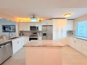 3138 Via Poinciana 306, Lake Worth FL 33467