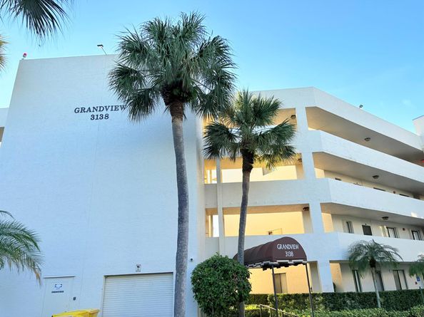 3138 Via Poinciana 306, Lake Worth FL 33467