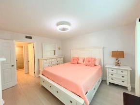 3138 Via Poinciana 306, Lake Worth FL 33467