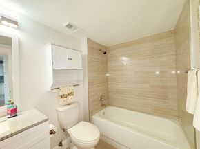 3138 Via Poinciana 306, Lake Worth FL 33467