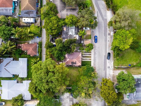 270 NW 35th Street, Miami FL 33127