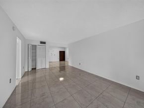 7300 NW 17th St 203, Plantation FL 33313