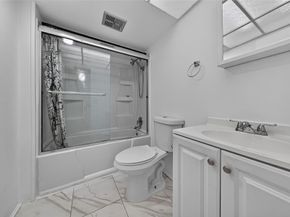 7300 NW 17th St 203, Plantation FL 33313