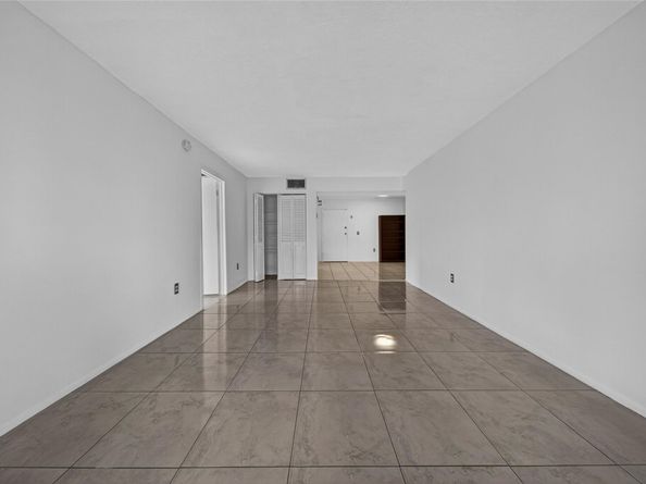 7300 NW 17th St 203, Plantation FL 33313