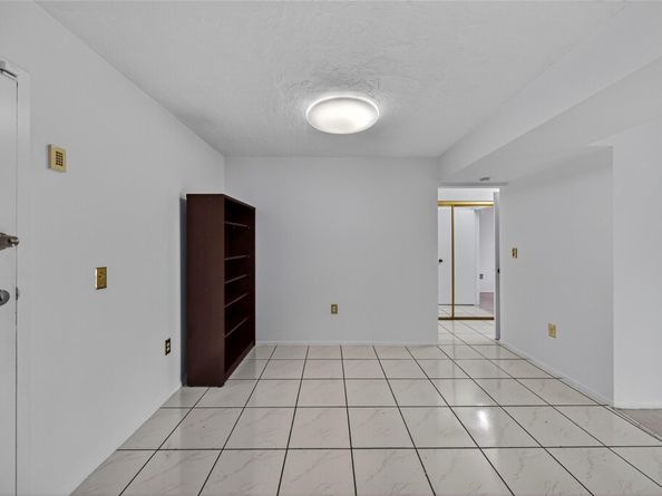 7300 NW 17th St 203, Plantation FL 33313