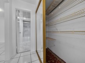 7300 NW 17th St 203, Plantation FL 33313