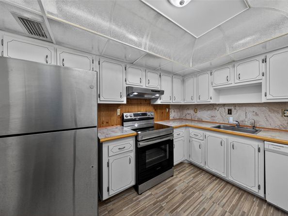 7300 NW 17th St 203, Plantation FL 33313