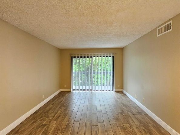 1850 N Congress Avenue 307, West Palm Beach FL 33401