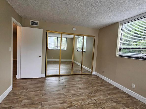 1850 N Congress Avenue 307, West Palm Beach FL 33401