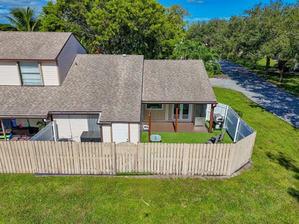 126 Sherwood Circle 12a, Jupiter FL 33458