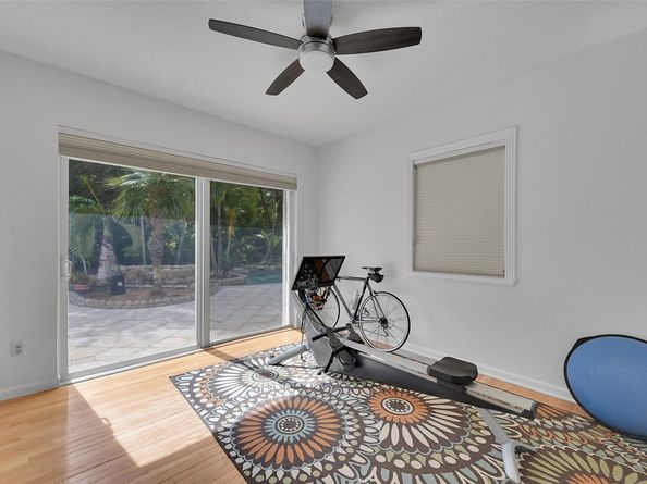 401 Farmington Dr, Plantation FL 33317