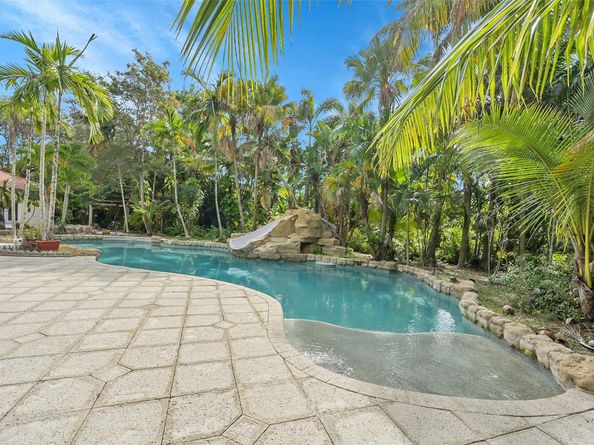 401 Farmington Dr, Plantation FL 33317