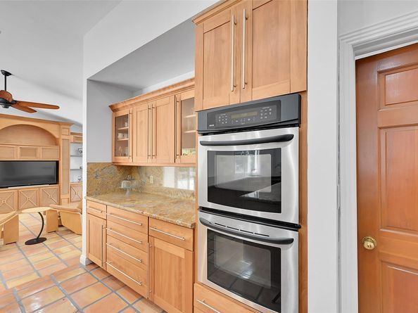 401 Farmington Dr, Plantation FL 33317