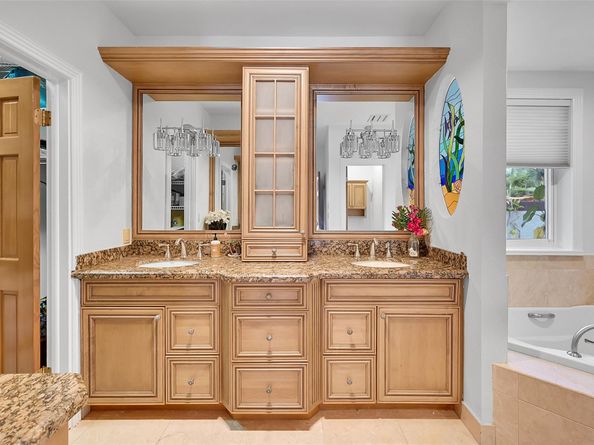 401 Farmington Dr, Plantation FL 33317